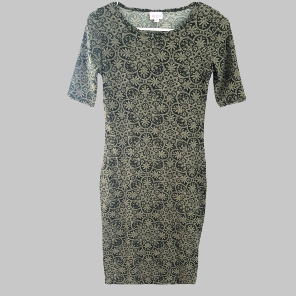 MOVING SALE 🐾💕NWOT LuLaRoe Julia Dress
